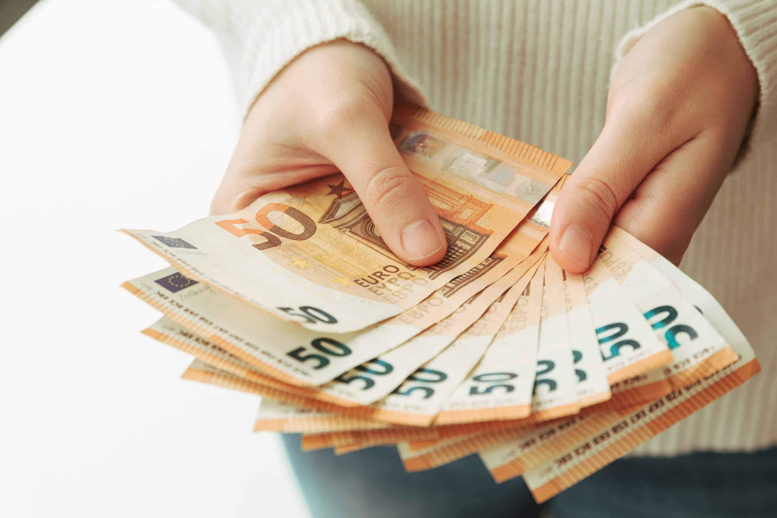 Combien de billets trouve-t-on dans une liasse d'euros